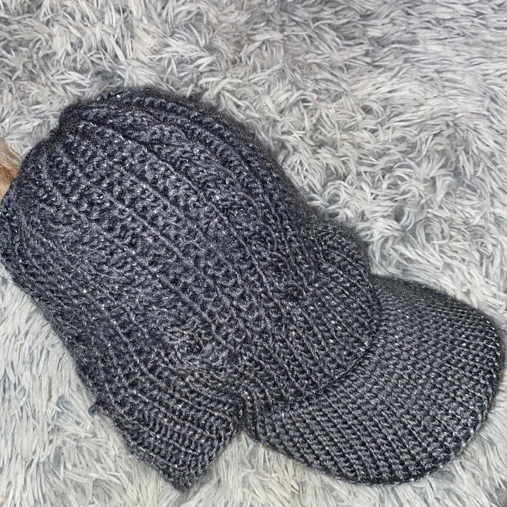 gray winter hat - Picture 2 of 5